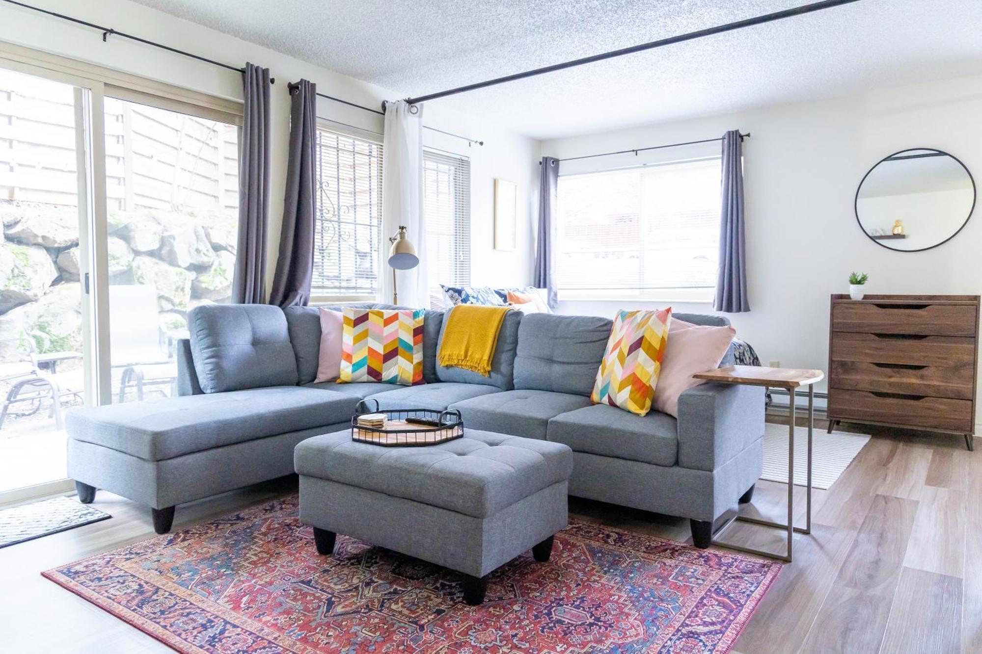 King Bed + Studio! Free Parking, Patio, Wfh Space! Seattle Eksteriør bilde
