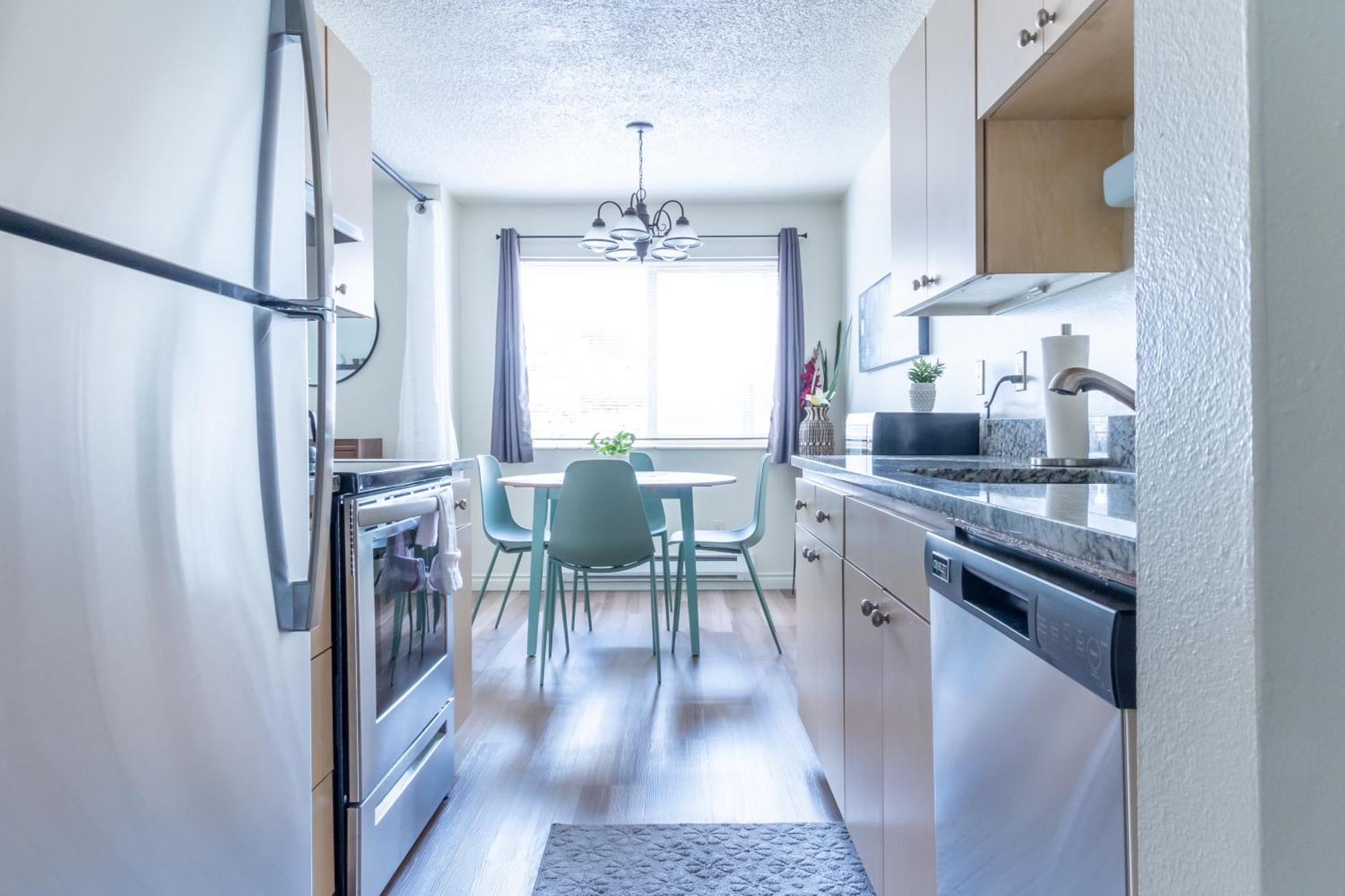 King Bed + Studio! Free Parking, Patio, Wfh Space! Seattle Eksteriør bilde