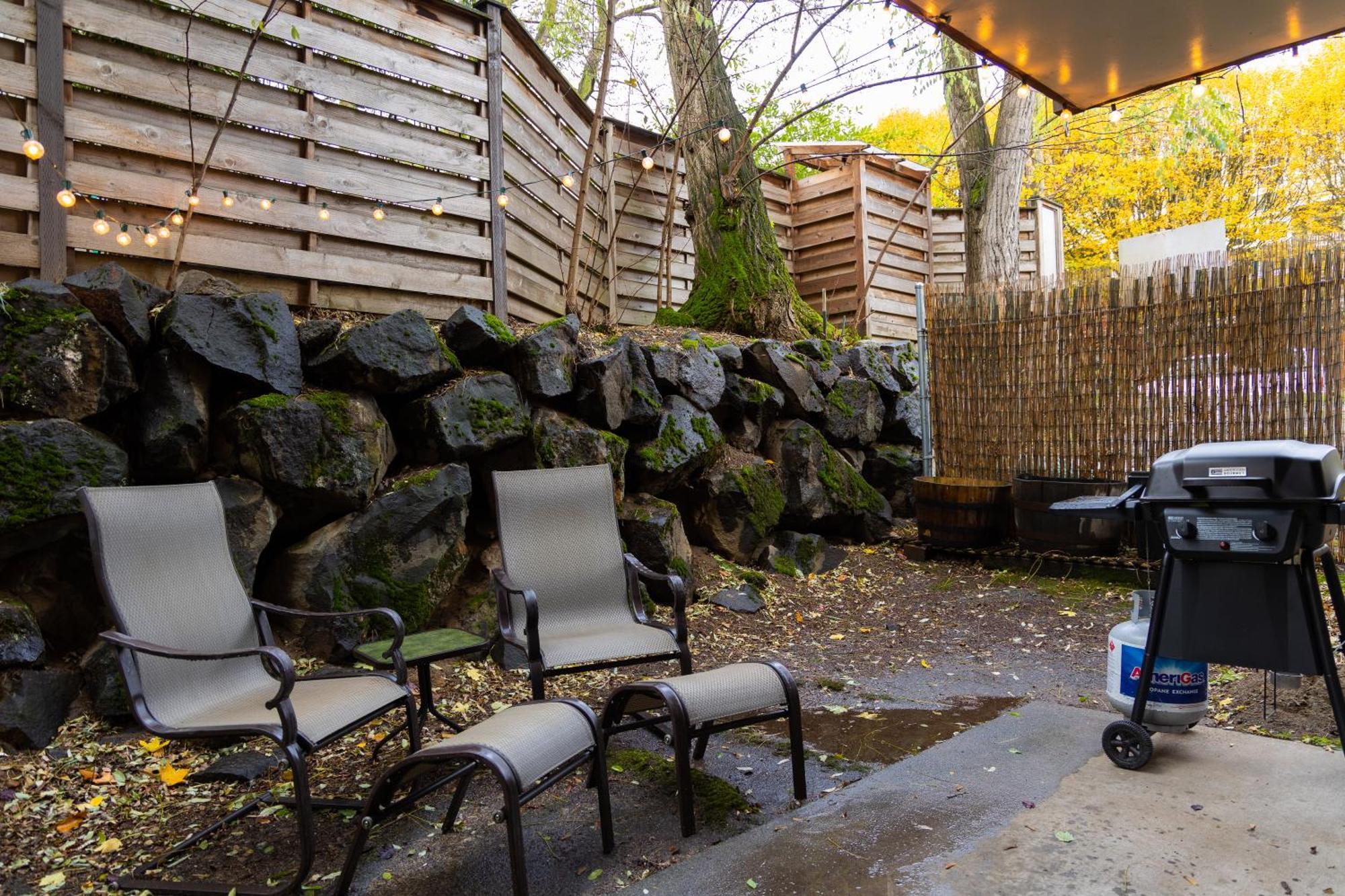 King Bed + Studio! Free Parking, Patio, Wfh Space! Seattle Eksteriør bilde